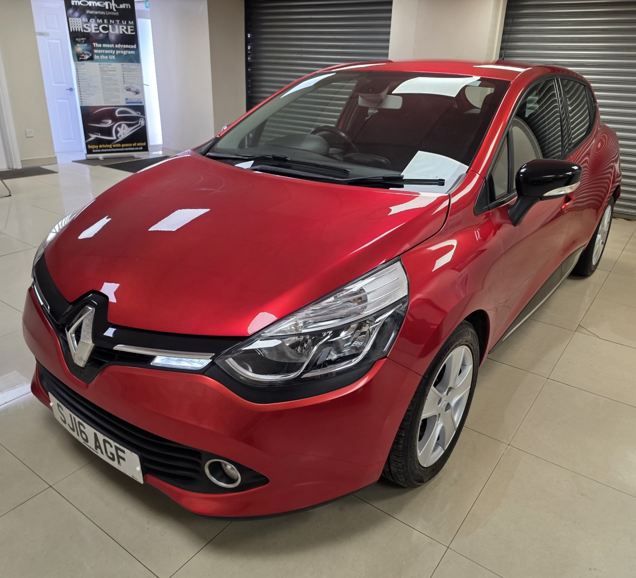 Used Renault Clio 2016 for sale - 77781609: Photo 2