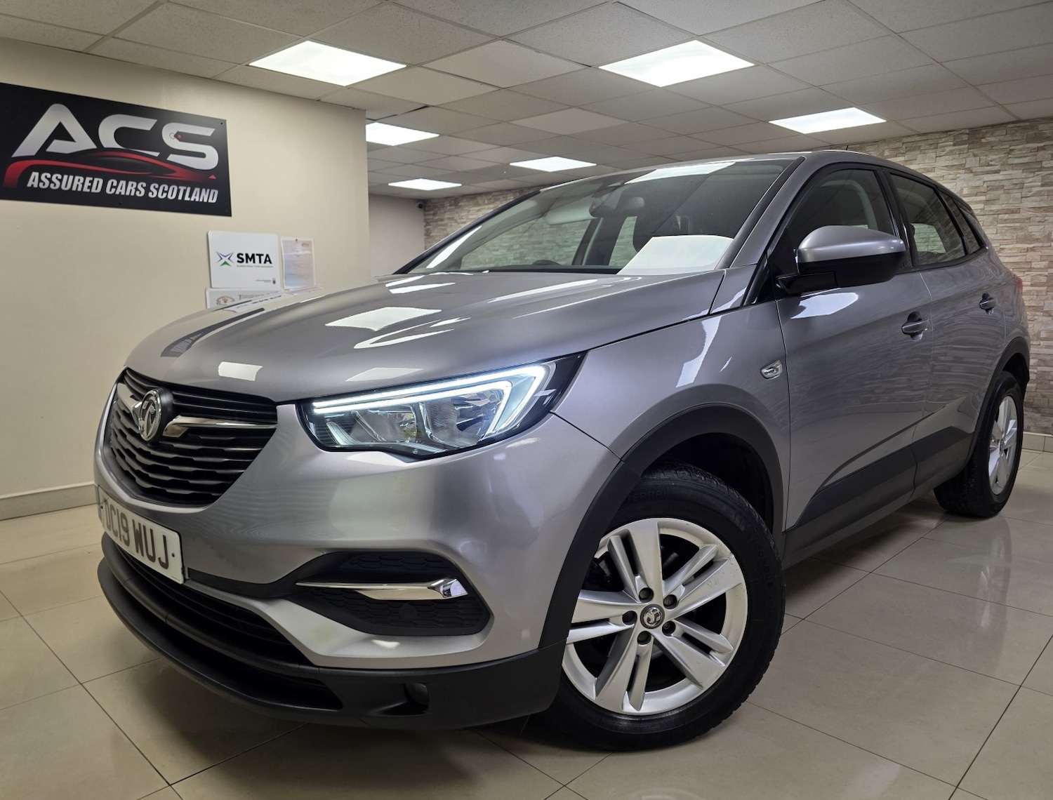 Used Vauxhall Grandland X 2019 for sale - 77836877: Photo 2