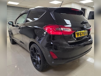 Used Ford Fiesta 2017 for sale - 77474801: Photo