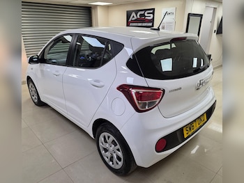 Used Hyundai i10 2018 for sale - 75511282: Photo