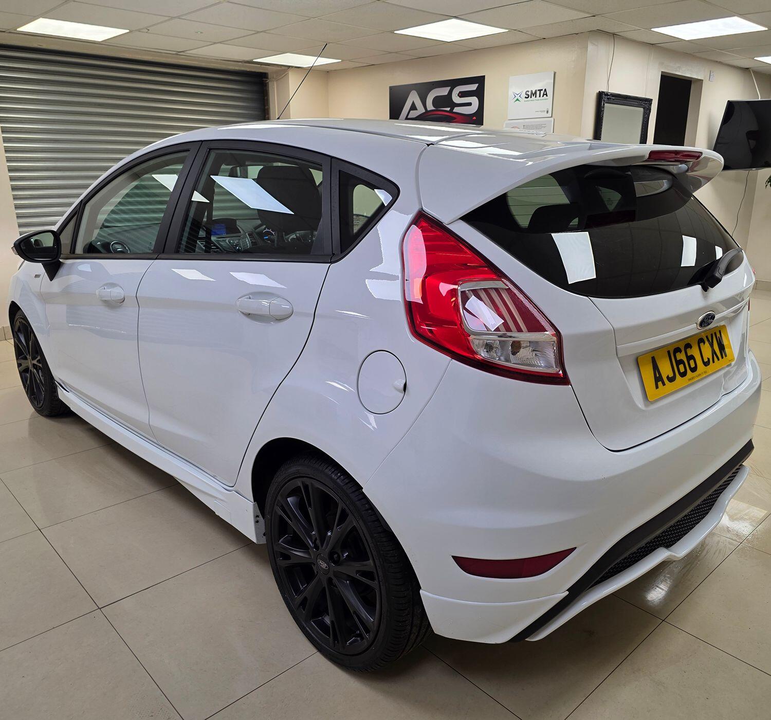 Used Ford Fiesta 2017 for sale - 76793053: Photo 3