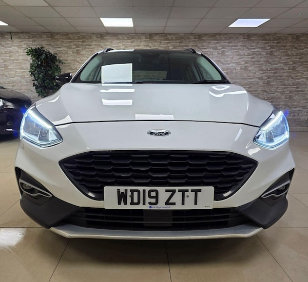 Used Ford Focus 2019 for sale - 74210706: Photo 2