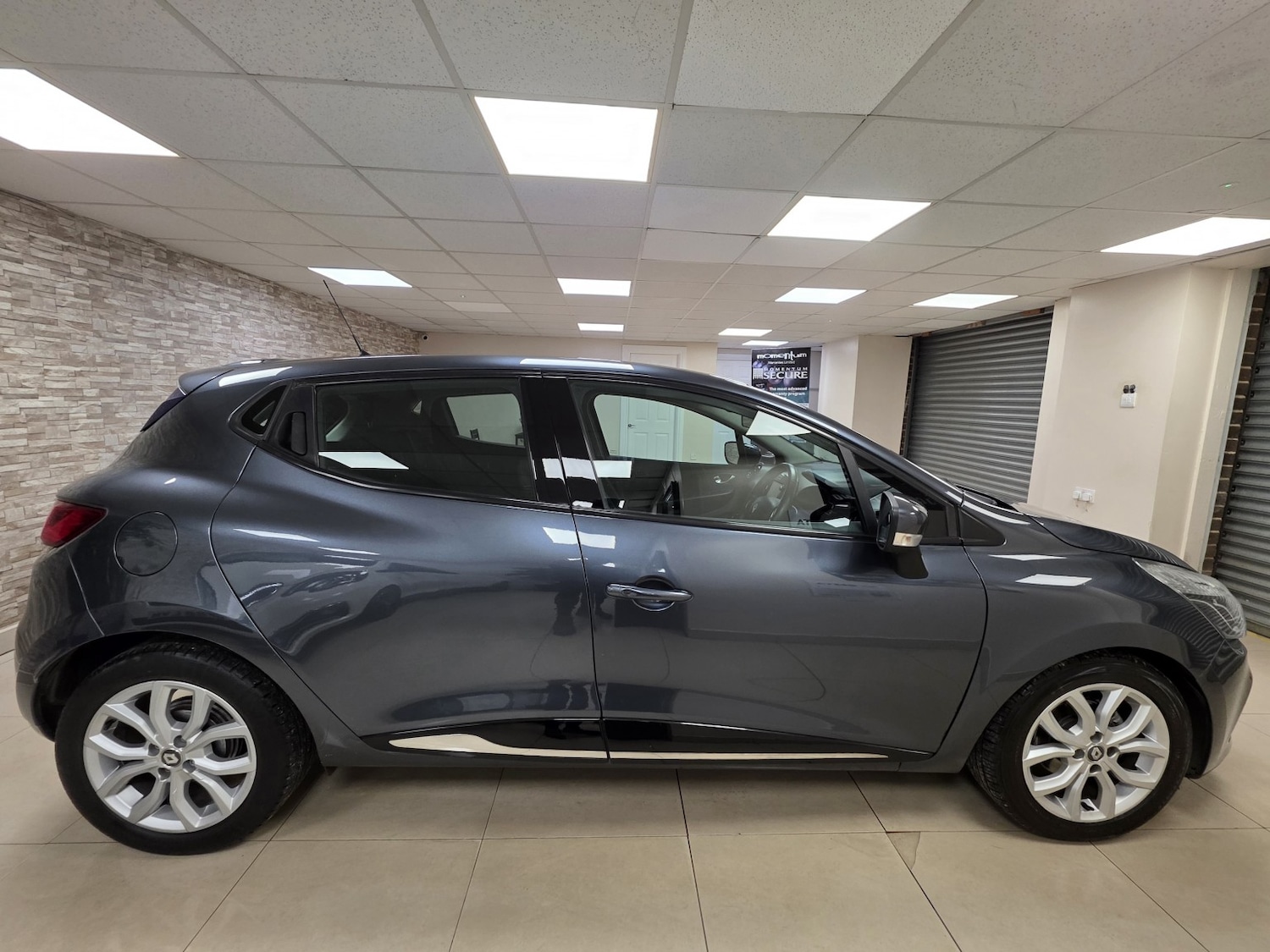 Used Renault Clio 2016 for sale - 76784947: Photo 12