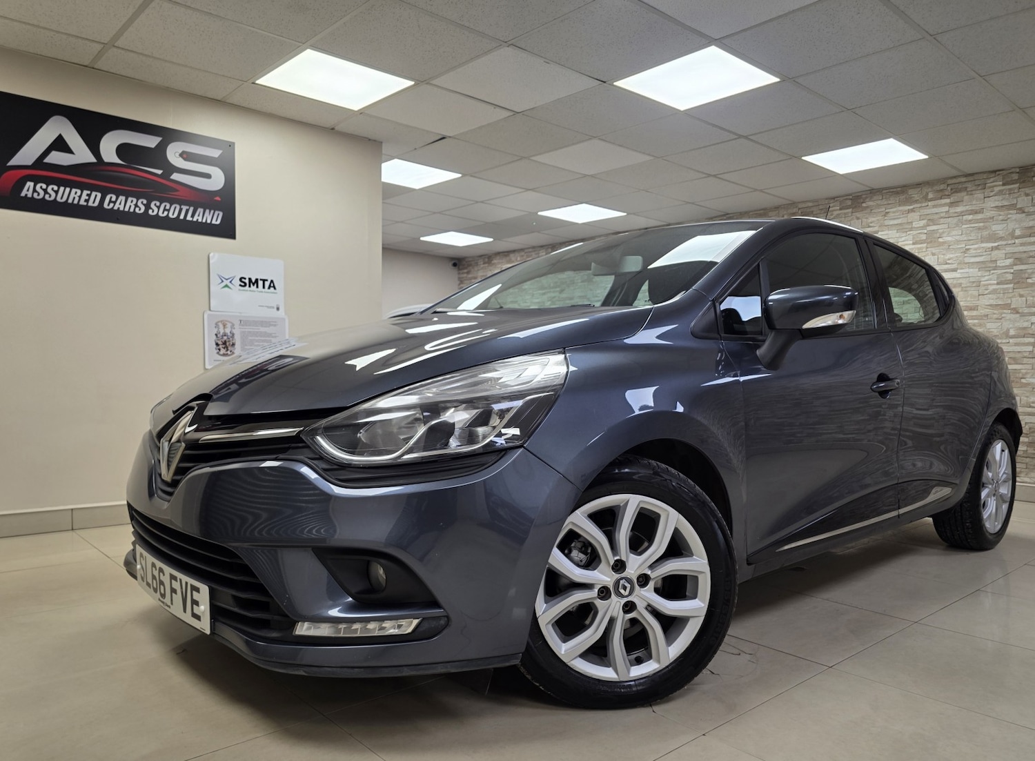 Used Renault Clio 2016 for sale - 76784947: Photo 2
