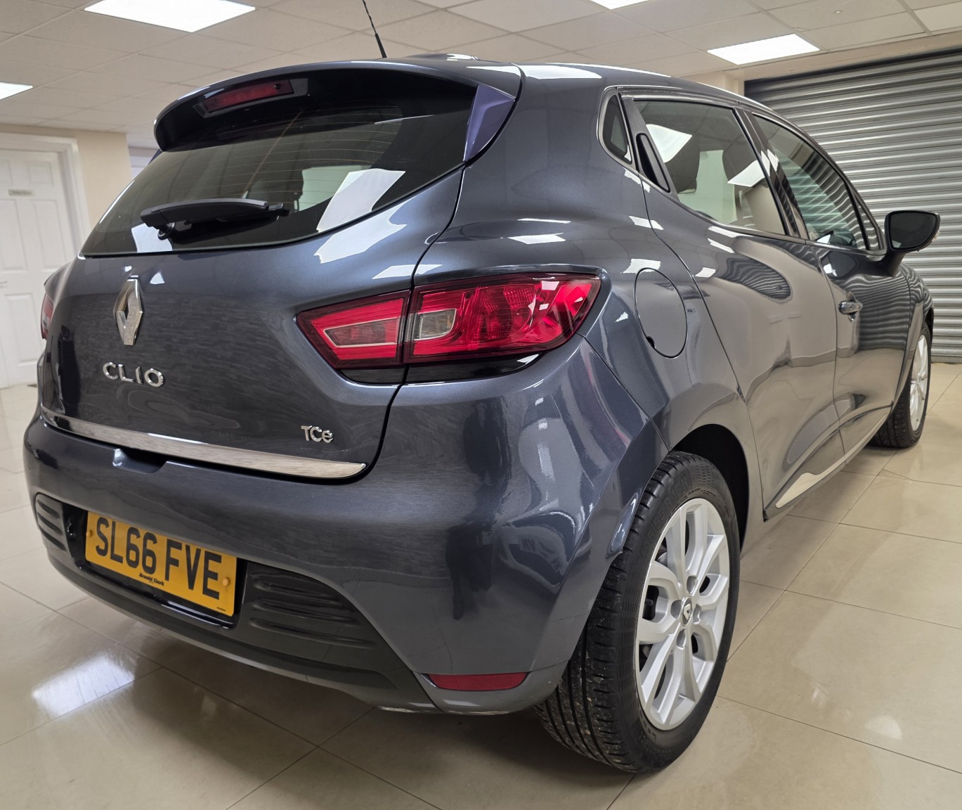 Used Renault Clio 2016 for sale - 76784947: Photo 3