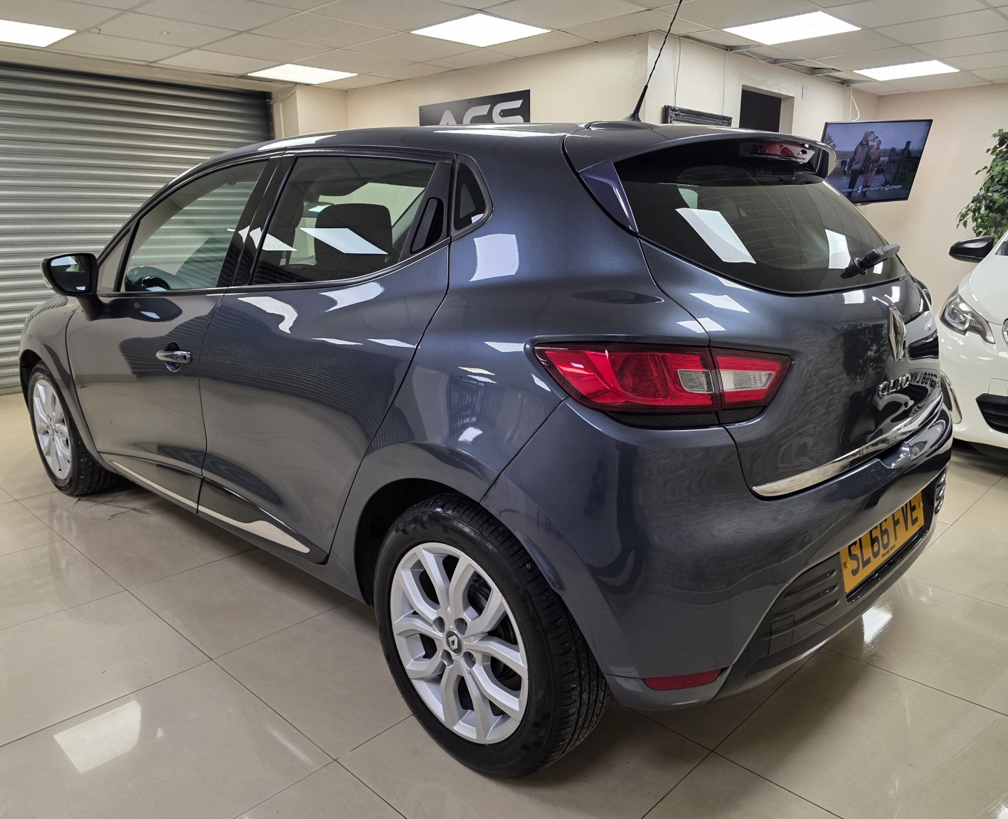 Used Renault Clio 2016 for sale - 76784947: Photo 4