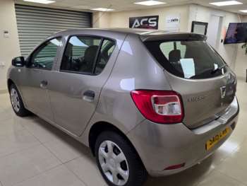 Used Dacia Sandero 2015 for sale - 73809476: Photo