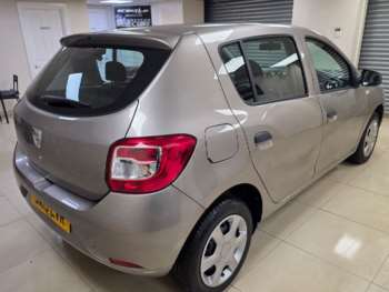Used Dacia Sandero 2015 for sale - 73809476: Photo