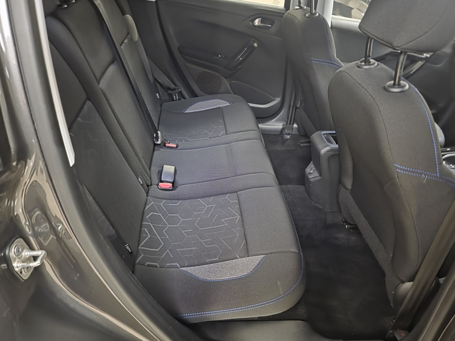 Used Peugeot 2008 2019 for sale - 78105923: Photo 8