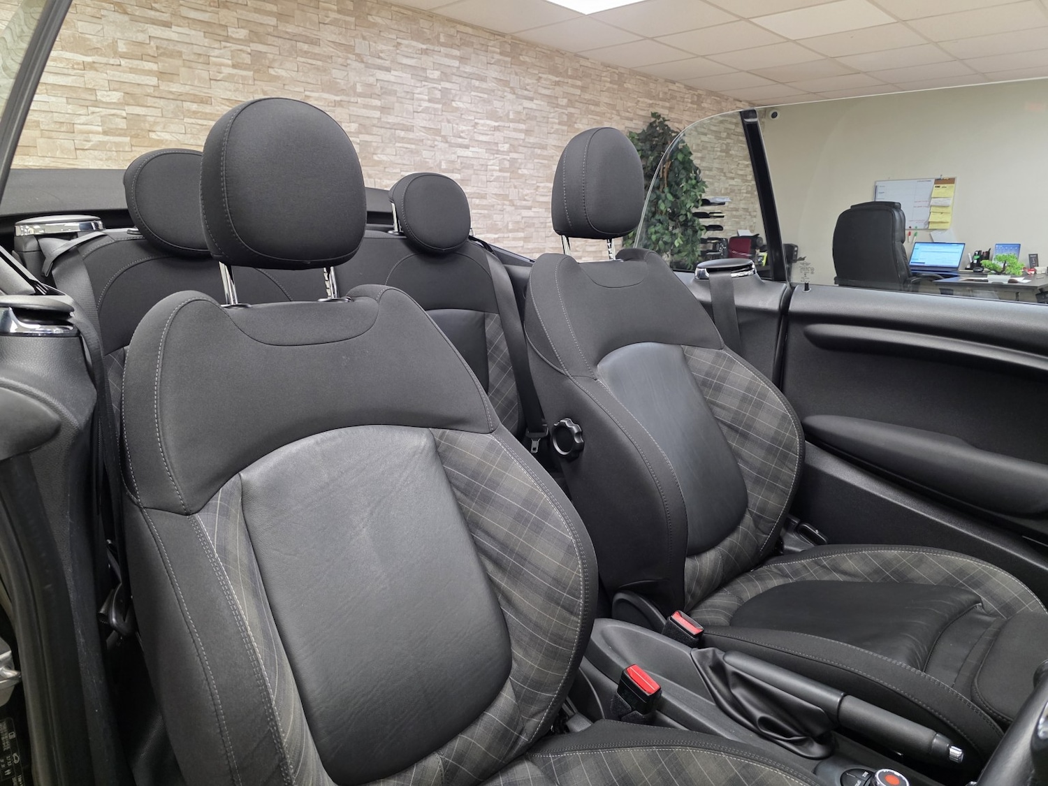 Used MINI Convertible 2016 for sale - 77494760: Photo 18