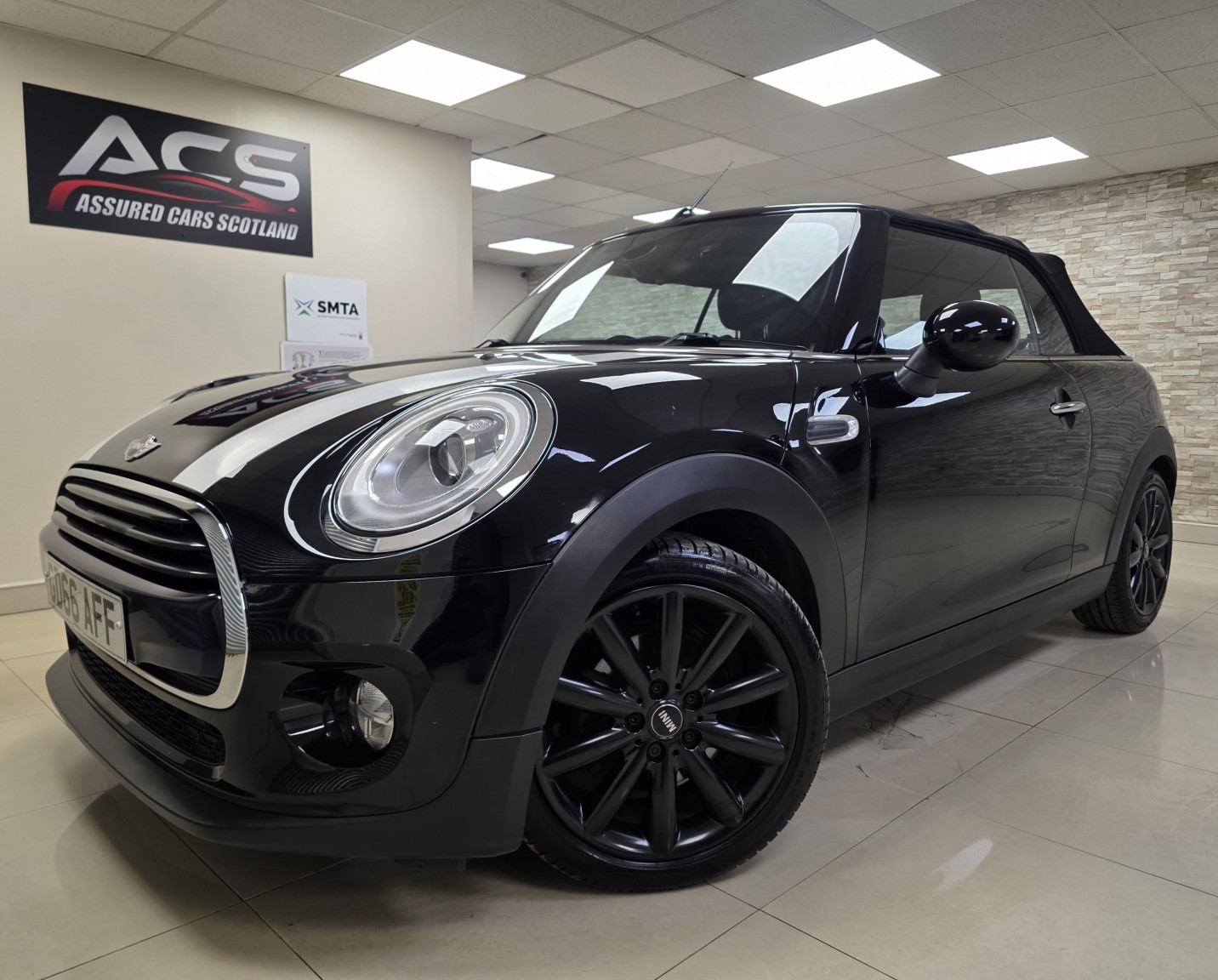 Used MINI Convertible 2016 for sale - 77494760: Photo 2