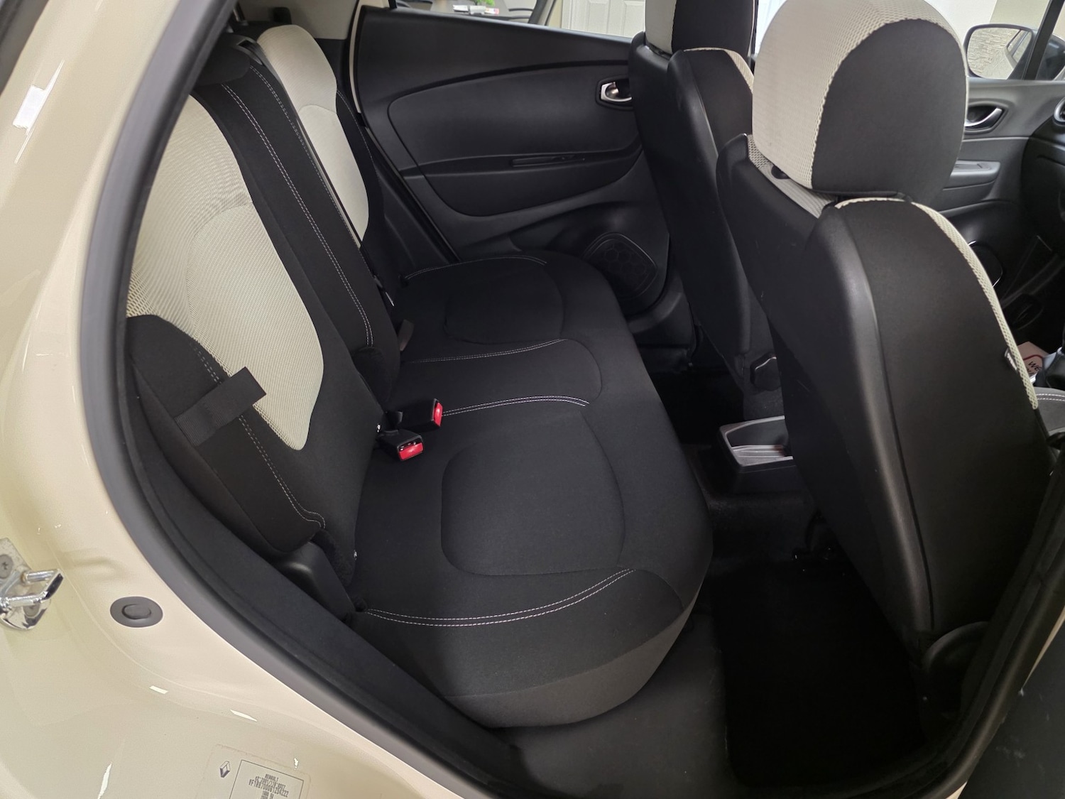 Used Renault Captur 2018 for sale - 77303705: Photo 10