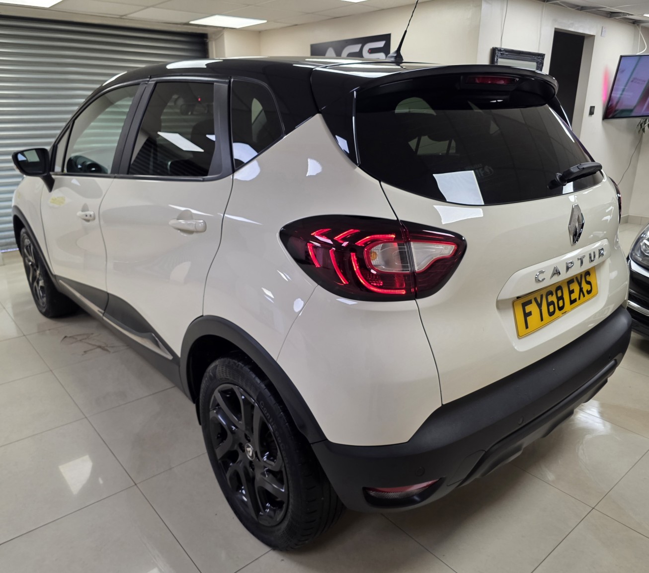 Used Renault Captur 2018 for sale - 77303705: Photo 4