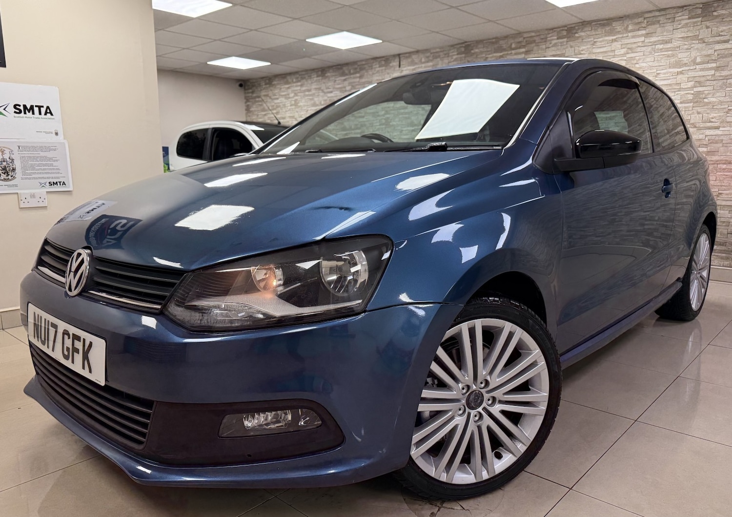 Used Volkswagen Polo 2017 for sale - 76725590: Photo 2