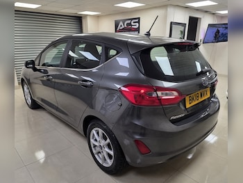 Used Ford Fiesta 2018 for sale - 76784944: Photo