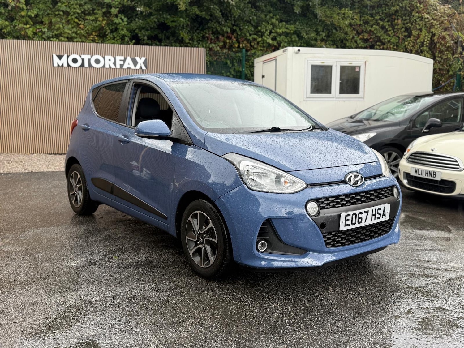 Used Hyundai i10 2017 for sale - 76863513: Photo 1