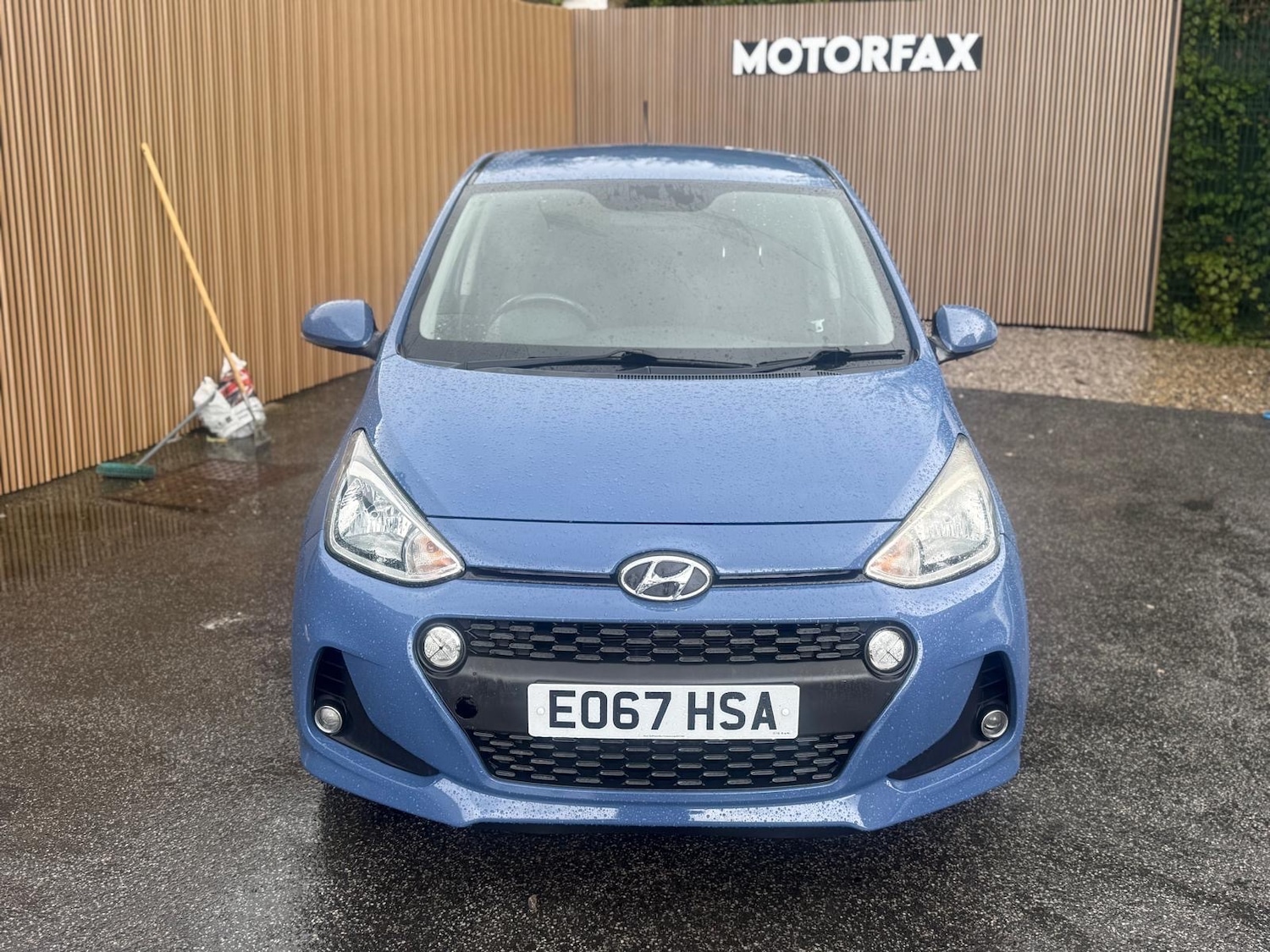 Used Hyundai i10 2017 for sale - 76863513: Photo 10