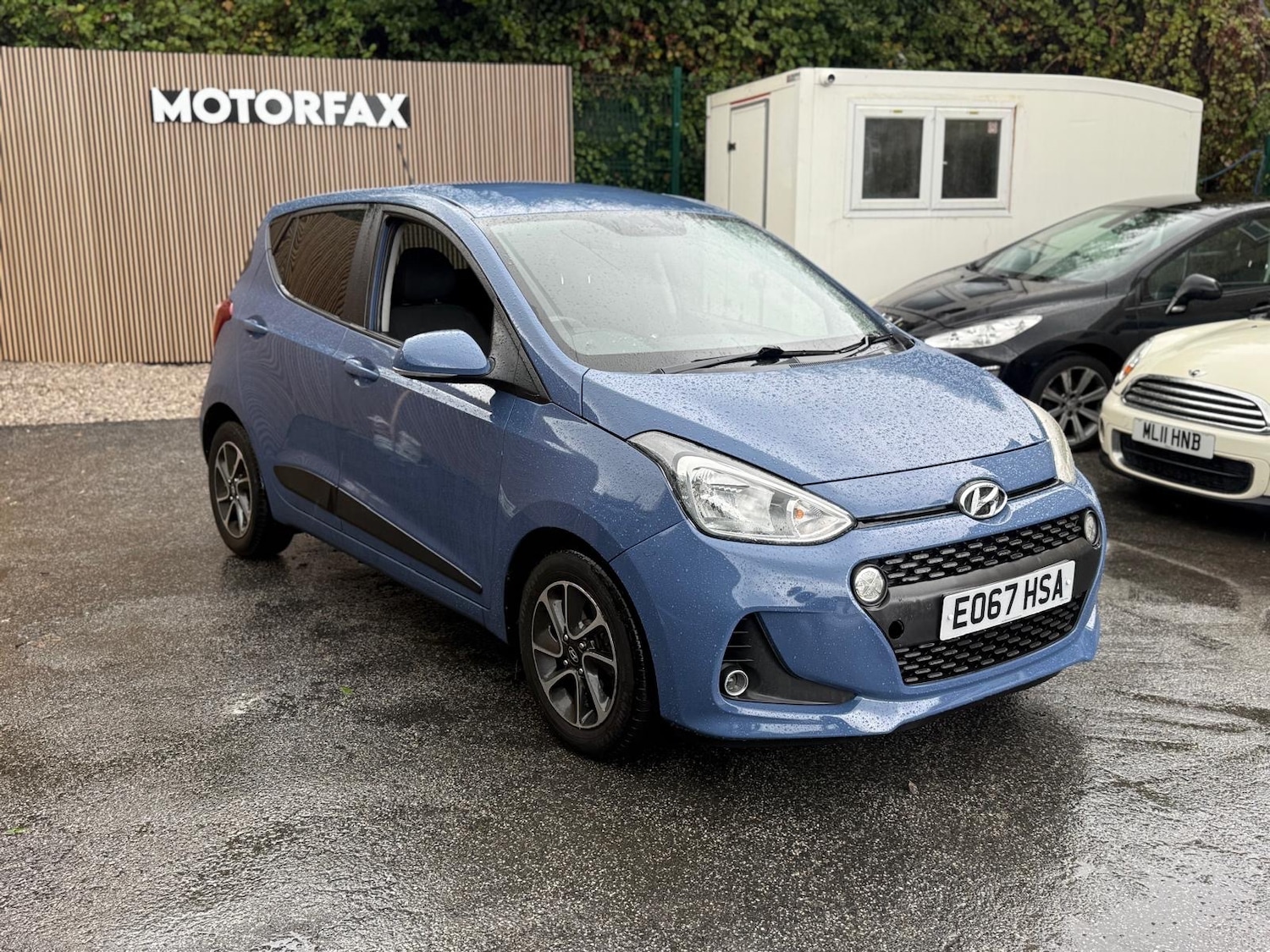 Used Hyundai i10 2017 for sale - 76863513: Photo 6