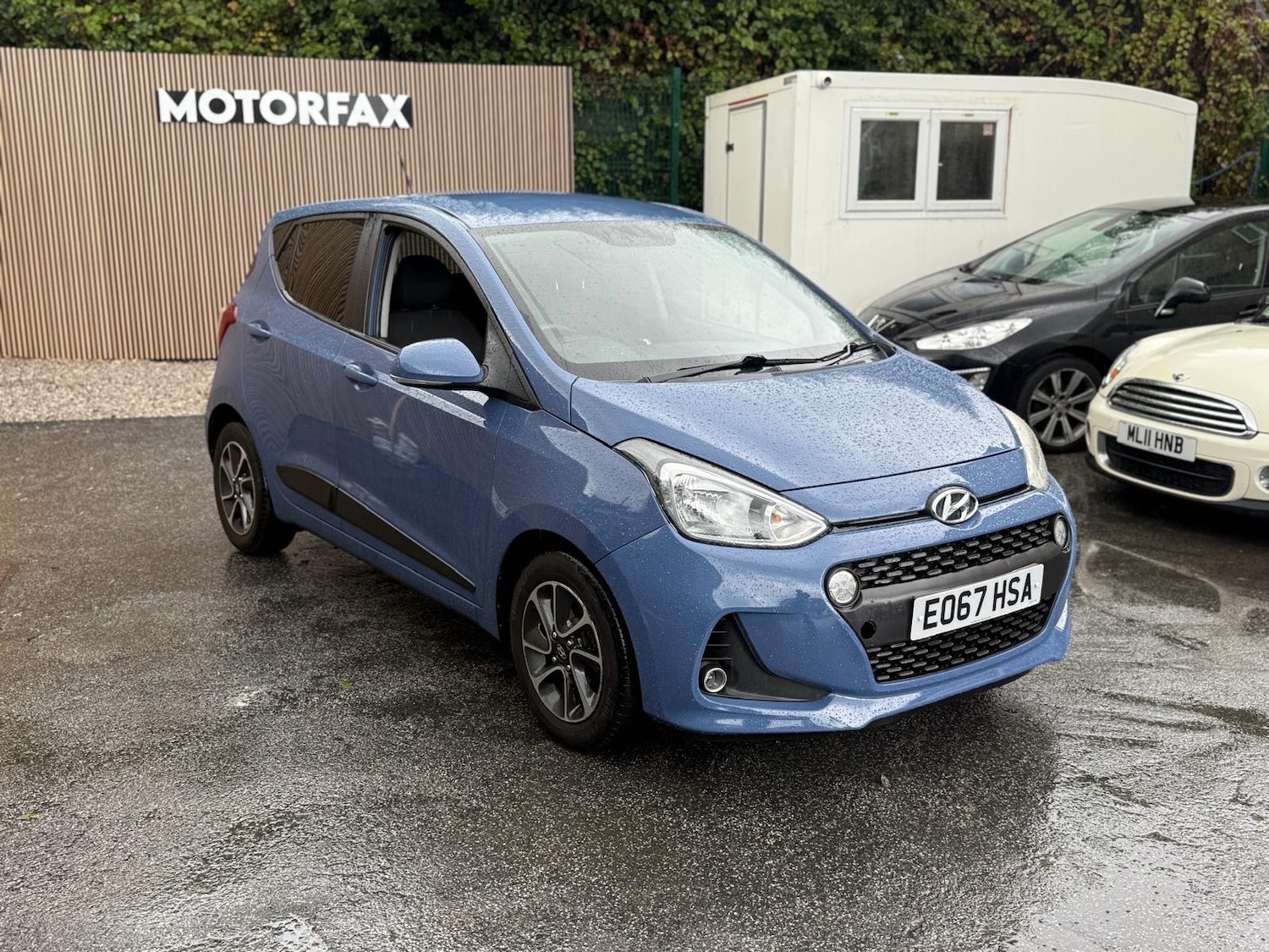 Used Hyundai i10 2017 for sale - 76863513: Photo 8