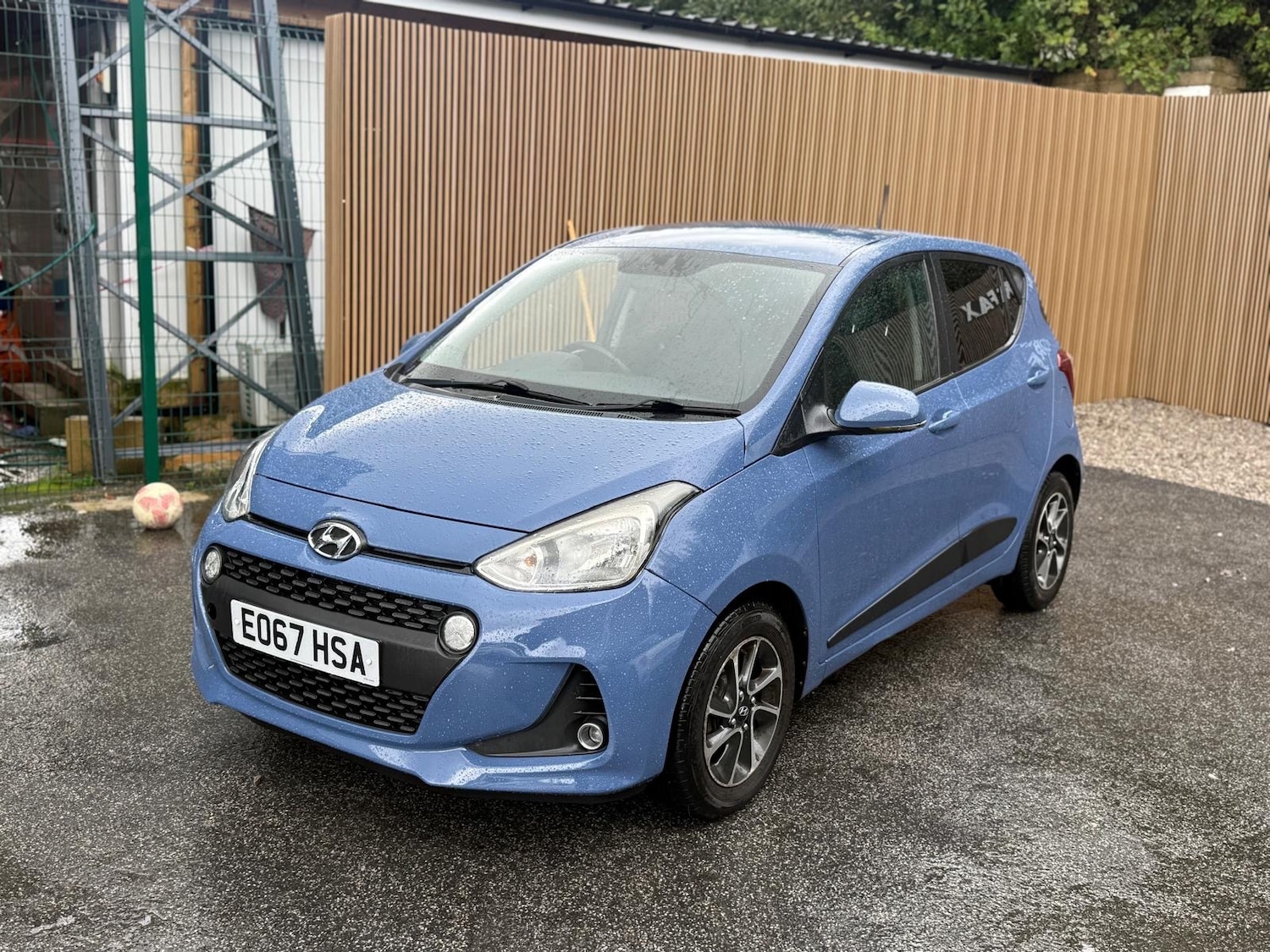 Used Hyundai i10 2017 for sale - 76863513: Photo 9
