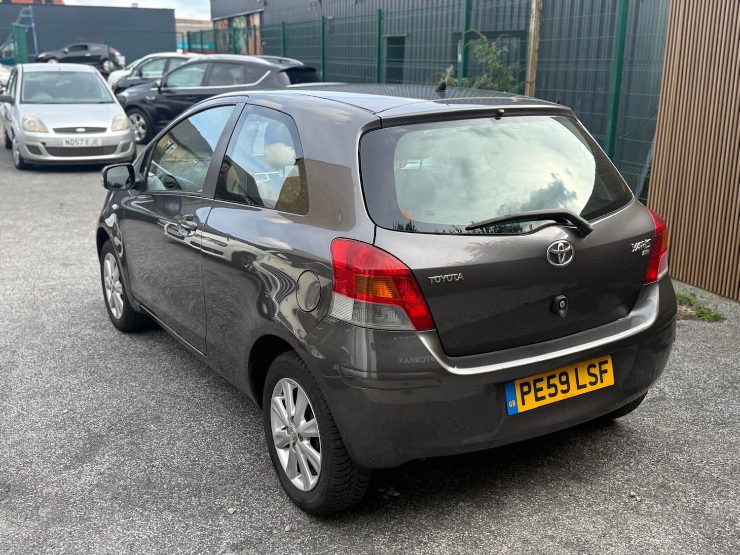 Used Toyota Yaris 2009 for sale - 76504534: Photo 4