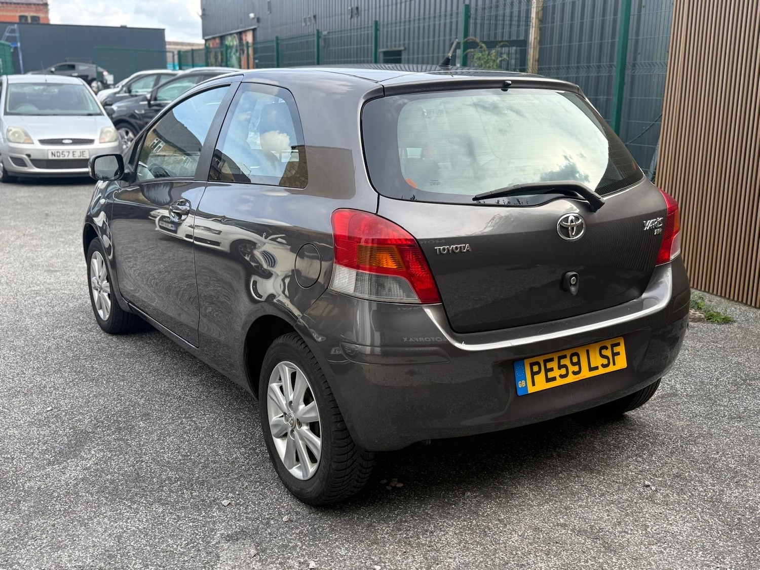 Used Toyota Yaris 2009 for sale - 76504534: Photo 6