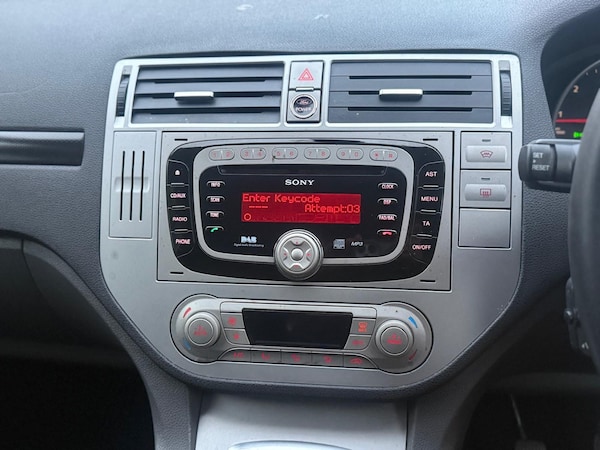 Used Ford Kuga 2011 for sale - 76085351: Photo 19