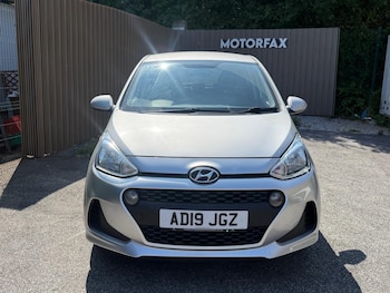 Used Hyundai i10 2019 for sale - 79257575: Photo