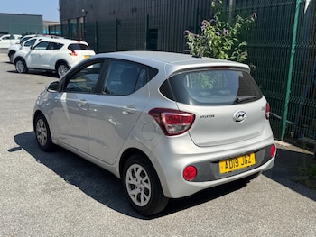 Used Hyundai i10 2019 for sale - 79257575: Photo