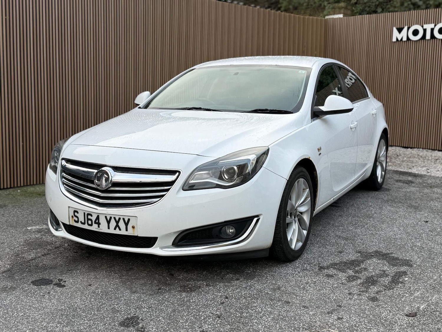 Used Vauxhall Insignia 2014 for sale - 77107236: Photo 2