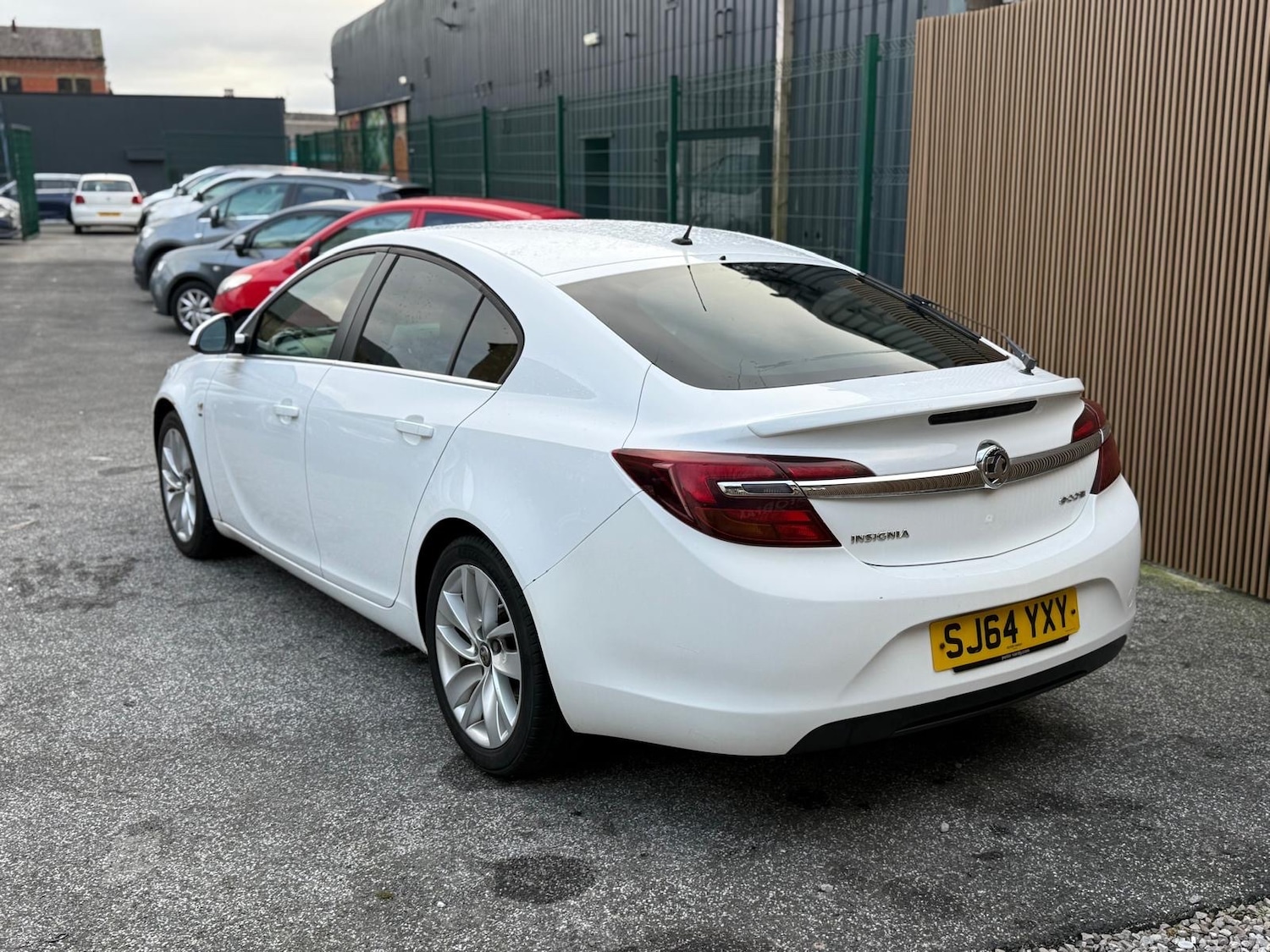 Used Vauxhall Insignia 2014 for sale - 77107236: Photo 3