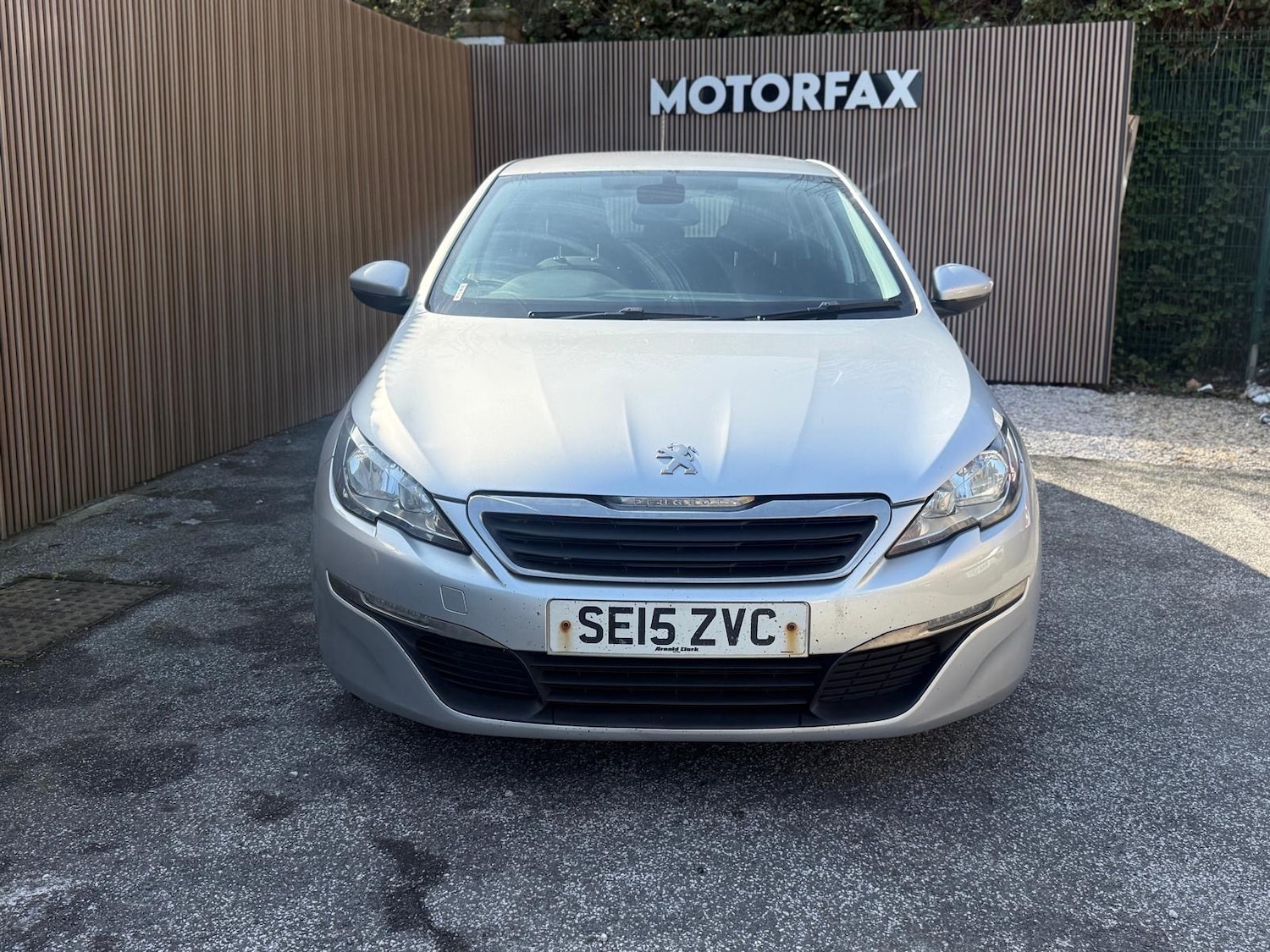 Used Peugeot 308 2015 for sale - 77935402: Photo 2
