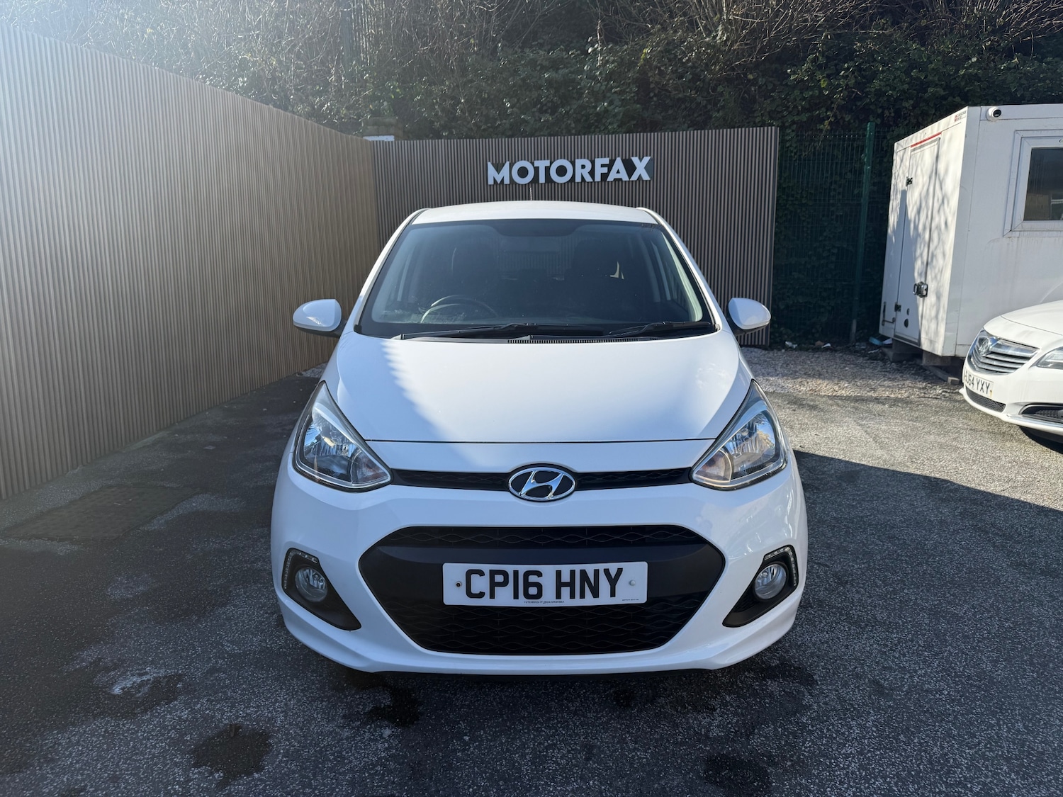 Used Hyundai i10 2016 for sale - 77766571: Photo 2