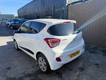 Used Hyundai i10 2016 for sale - 77766571: Photo
