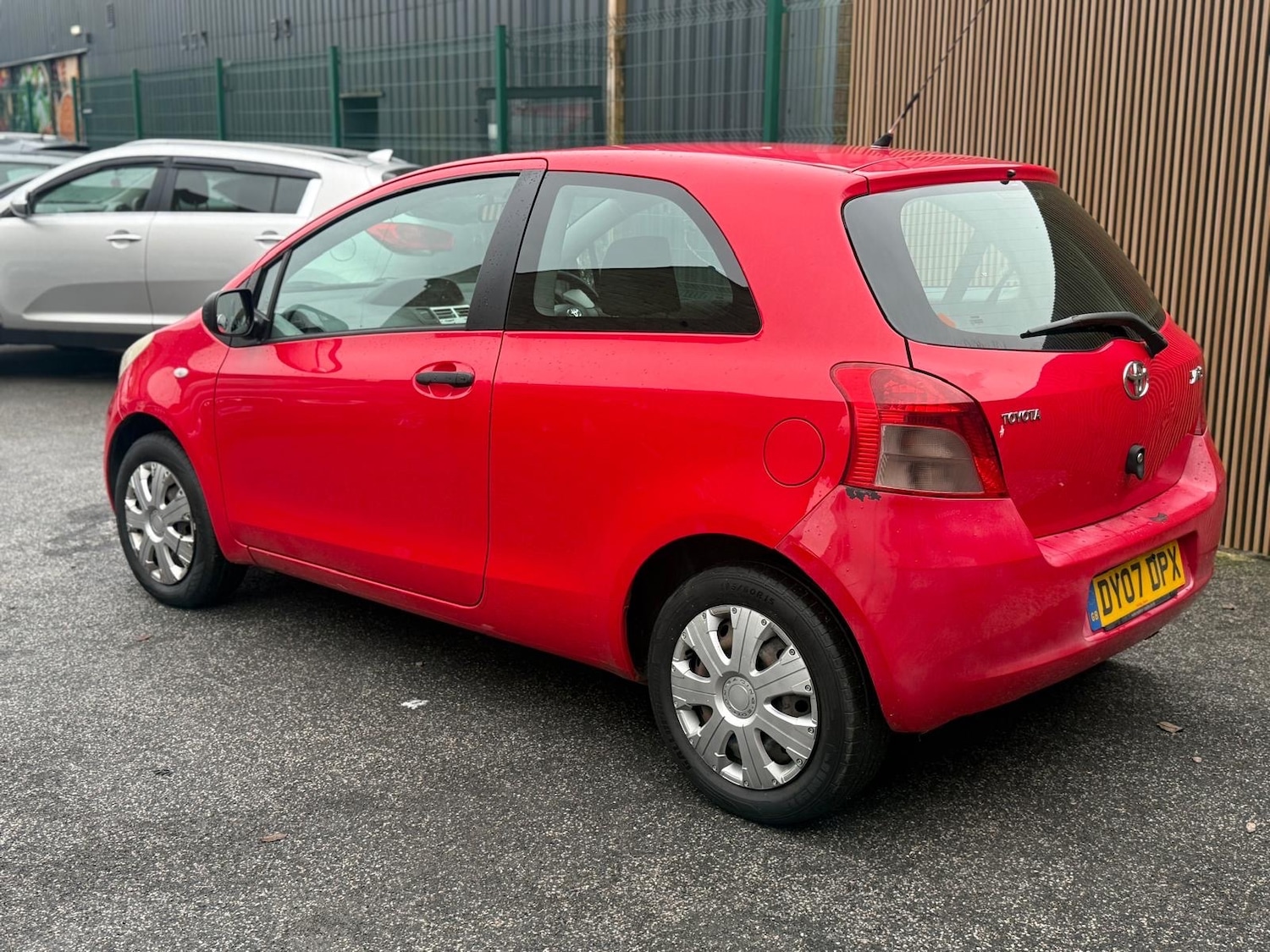 Used Toyota Yaris 2007 for sale - 77213568: Photo 2