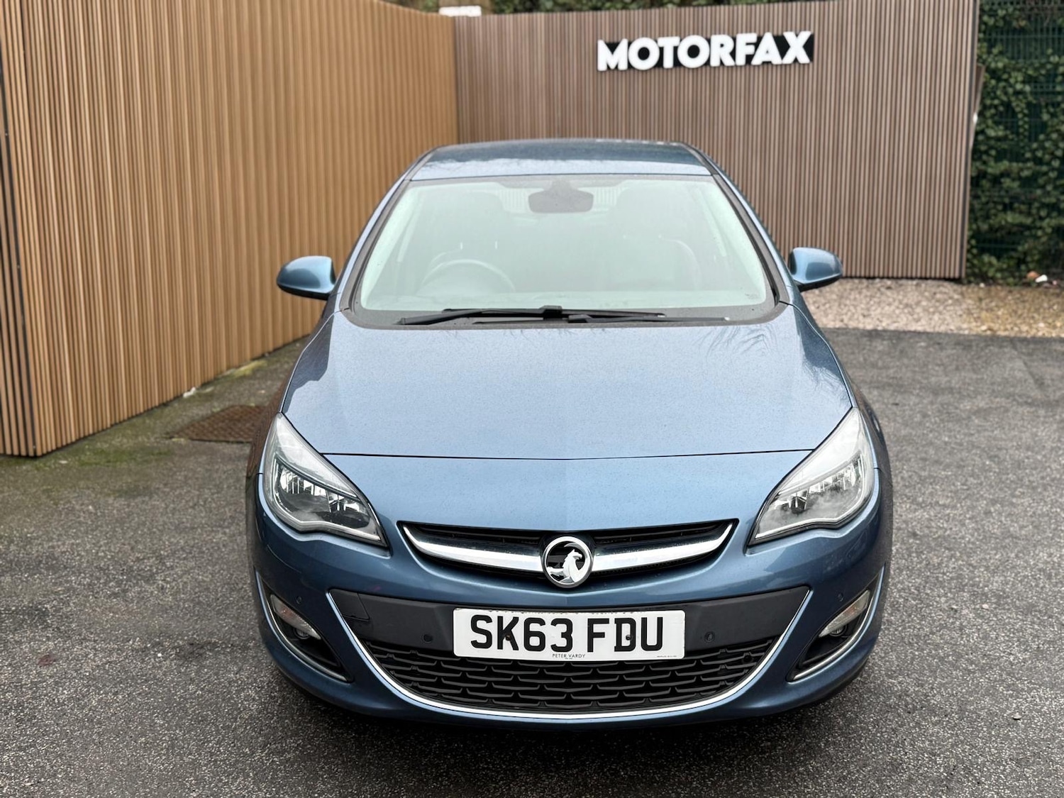 Used Vauxhall Astra 2013 for sale - 77367238: Photo 2
