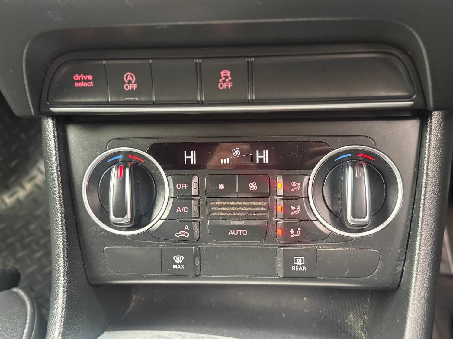 Used Audi Q3 2015 for sale - 76863506: Photo 13