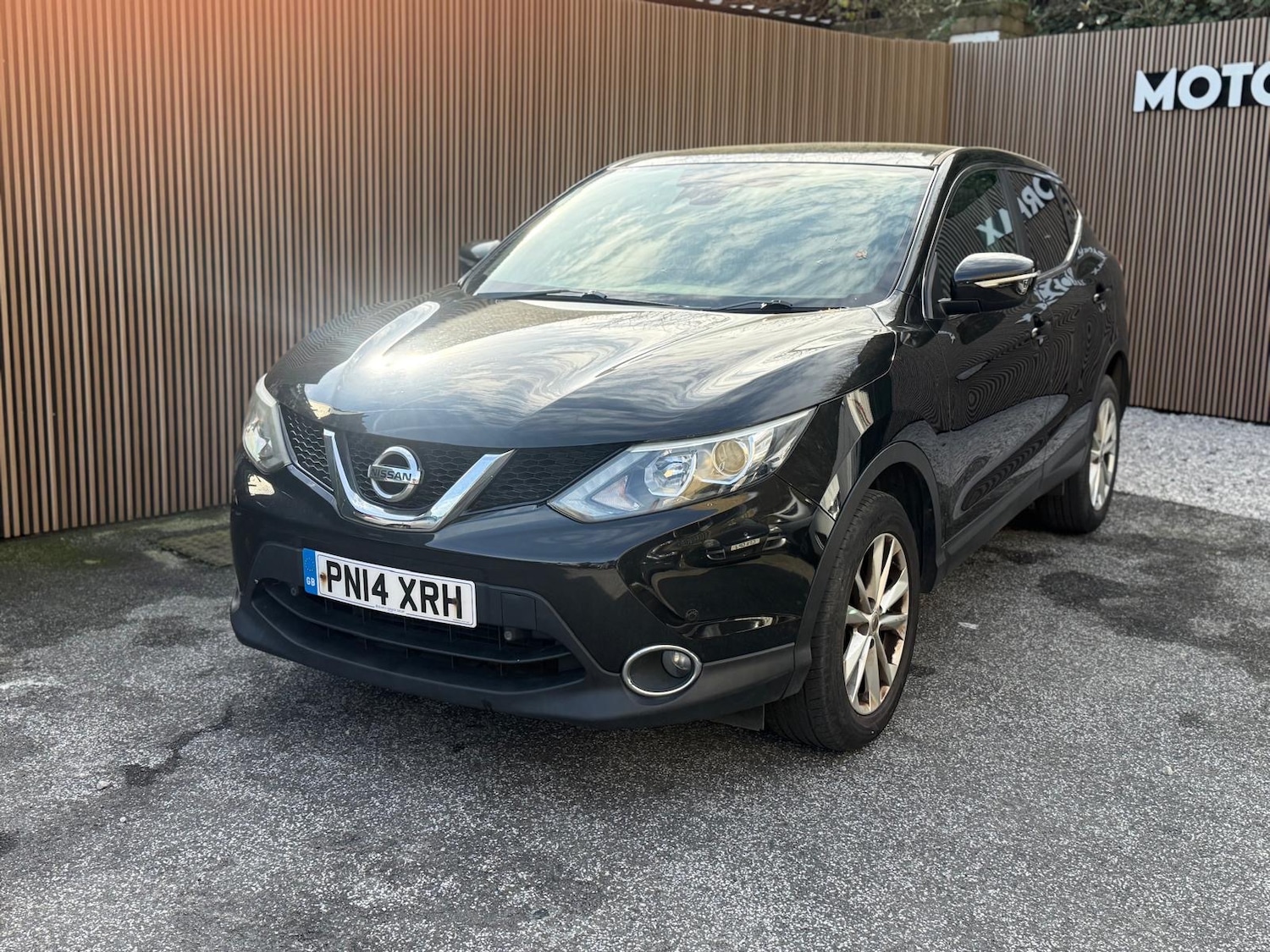 Used Nissan Qashqai 2014 for sale - 77681647: Photo 2