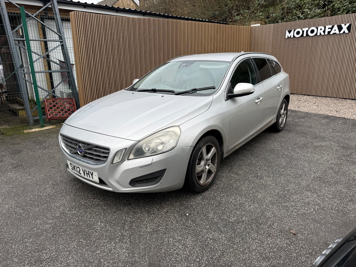 Used Volvo V60 2012 for sale - 77609594: Photo 2