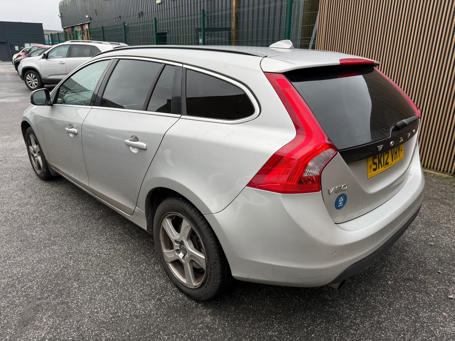 Used Volvo V60 2012 for sale - 77609594: Photo 4