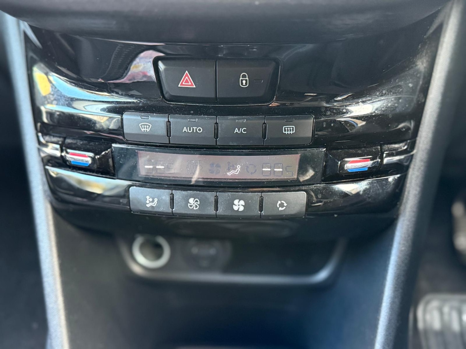 Used Peugeot 2008 2014 for sale - 76626572: Photo 19