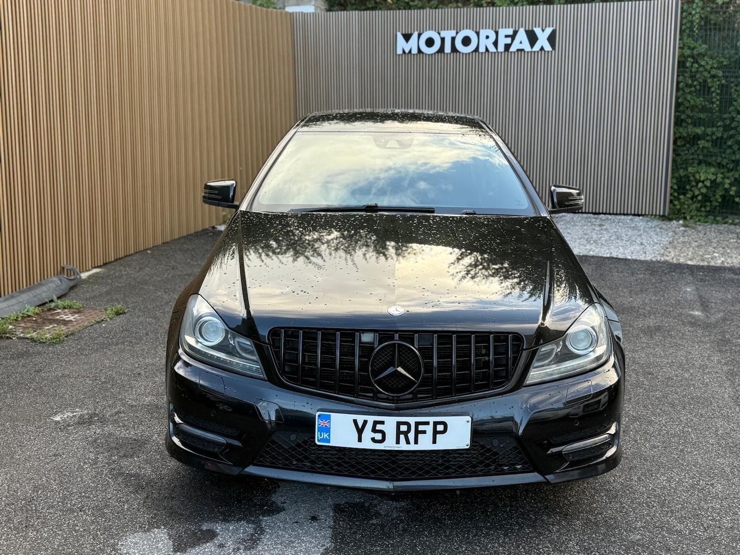 Used Mercedes-Benz C-Class 2015 for sale - 76084970: Photo 2