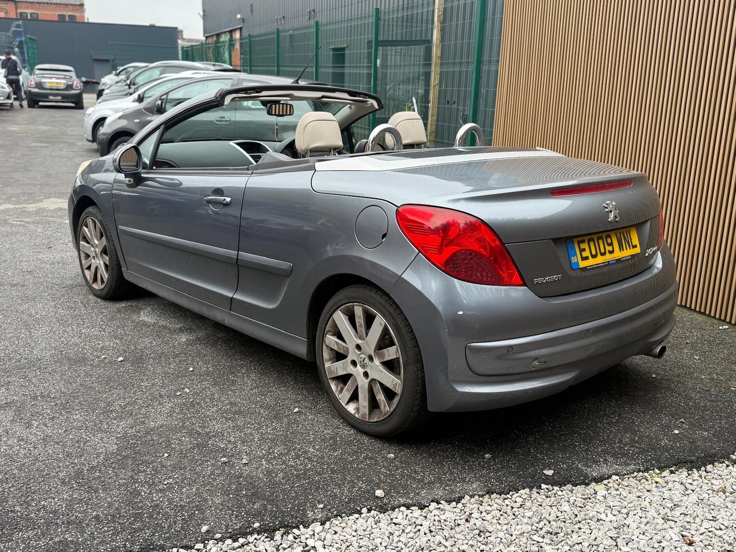 Used Peugeot 207 2009 for sale - 76506229: Photo 2