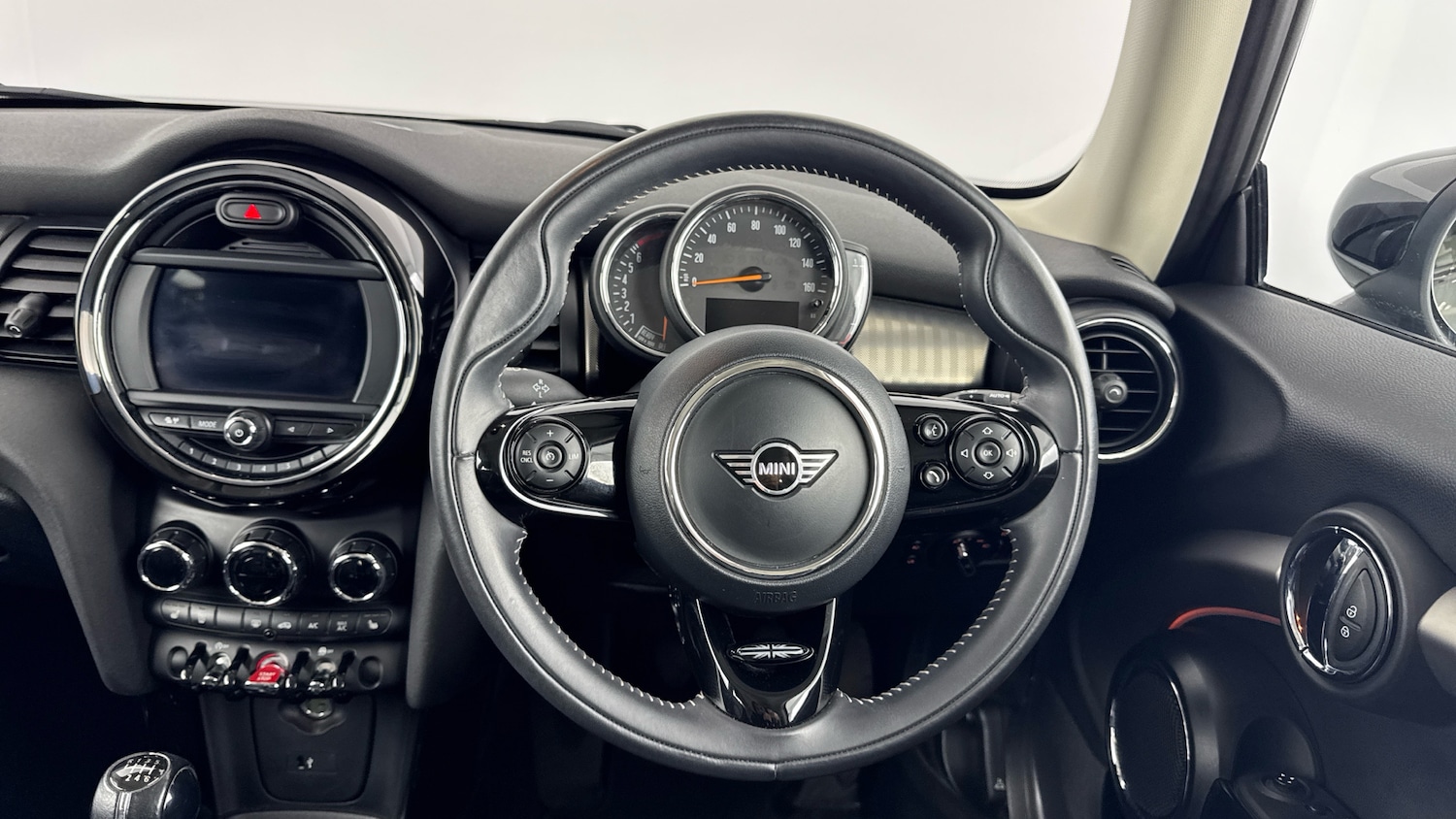 Used MINI Hatch 2019 for sale - 78028435: Photo 5