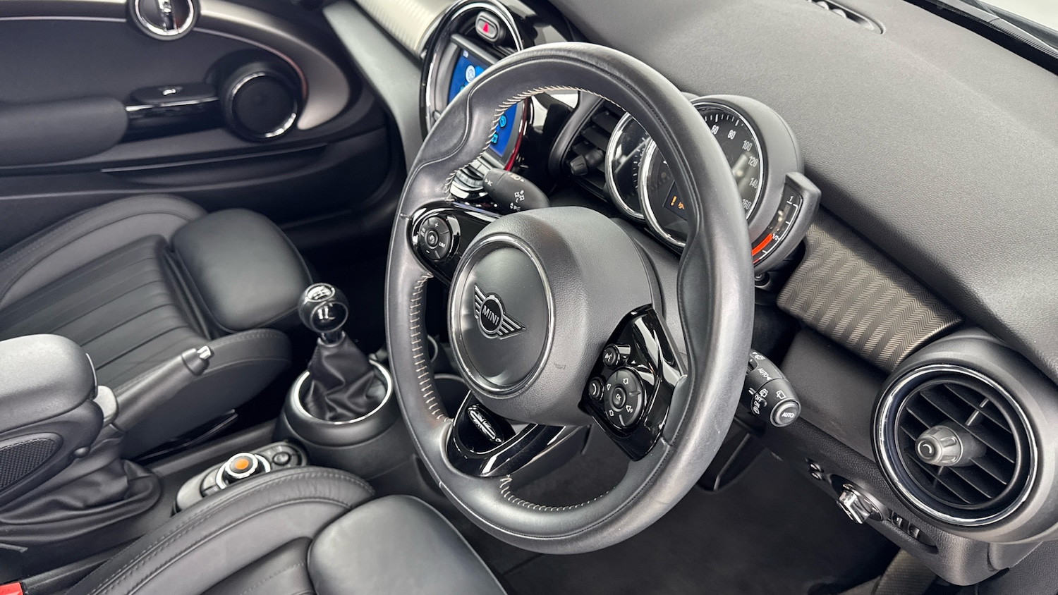 Used MINI Hatch 2019 for sale - 78028435: Photo 6