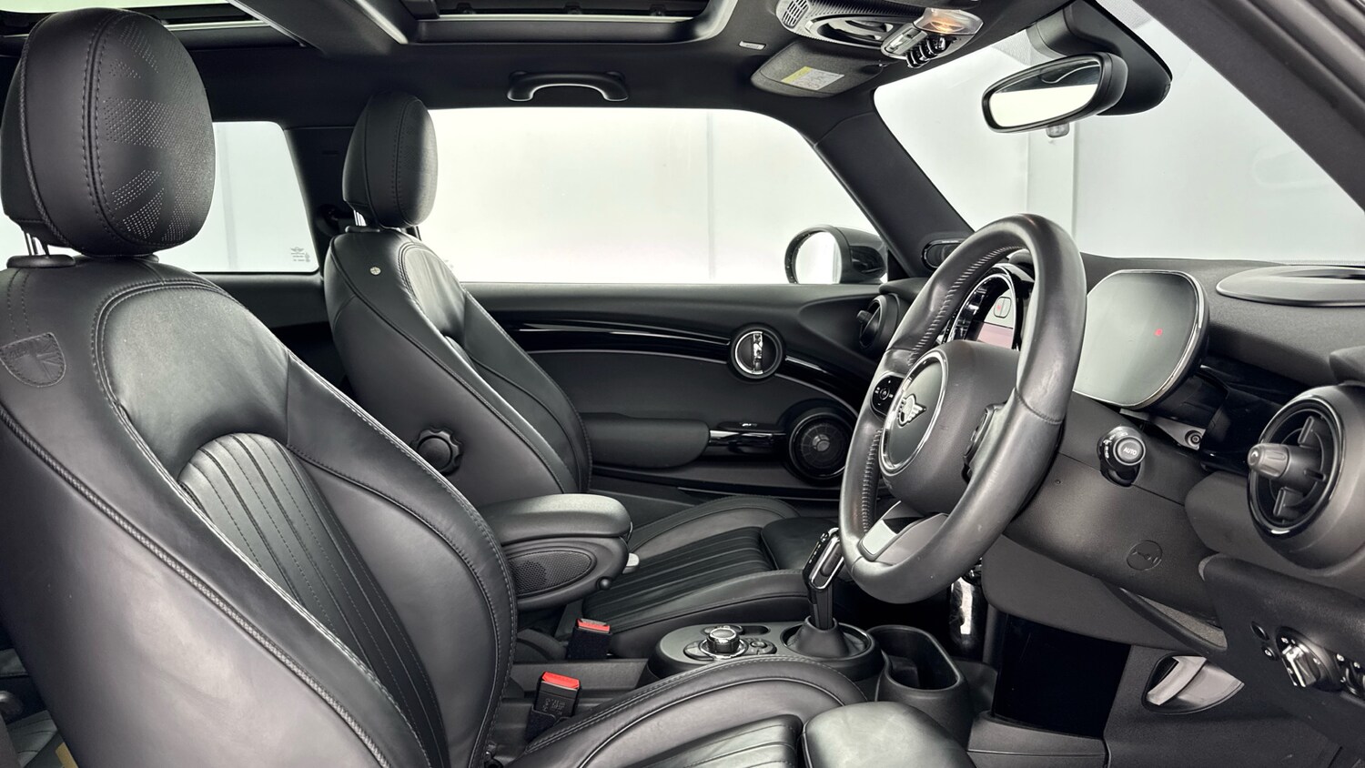 Used MINI Hatch 2022 for sale - 76830517: Photo 11