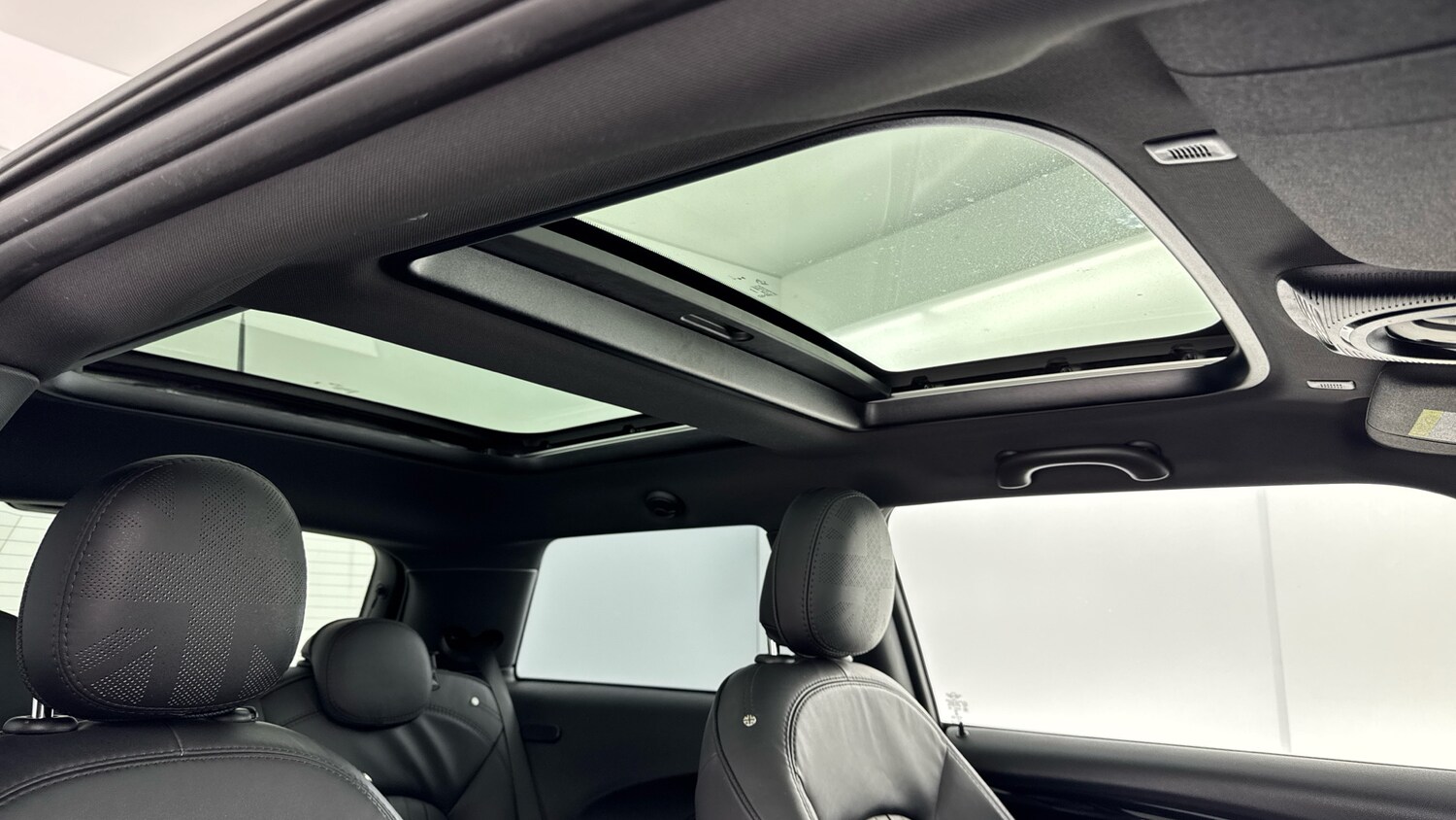 Used MINI Hatch 2022 for sale - 76830517: Photo 17