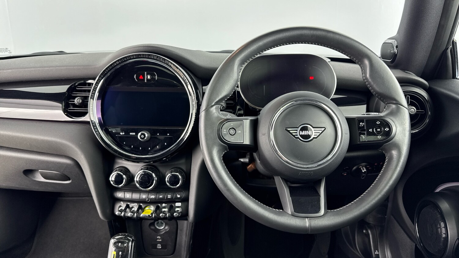 Used MINI Hatch 2022 for sale - 76830517: Photo 5