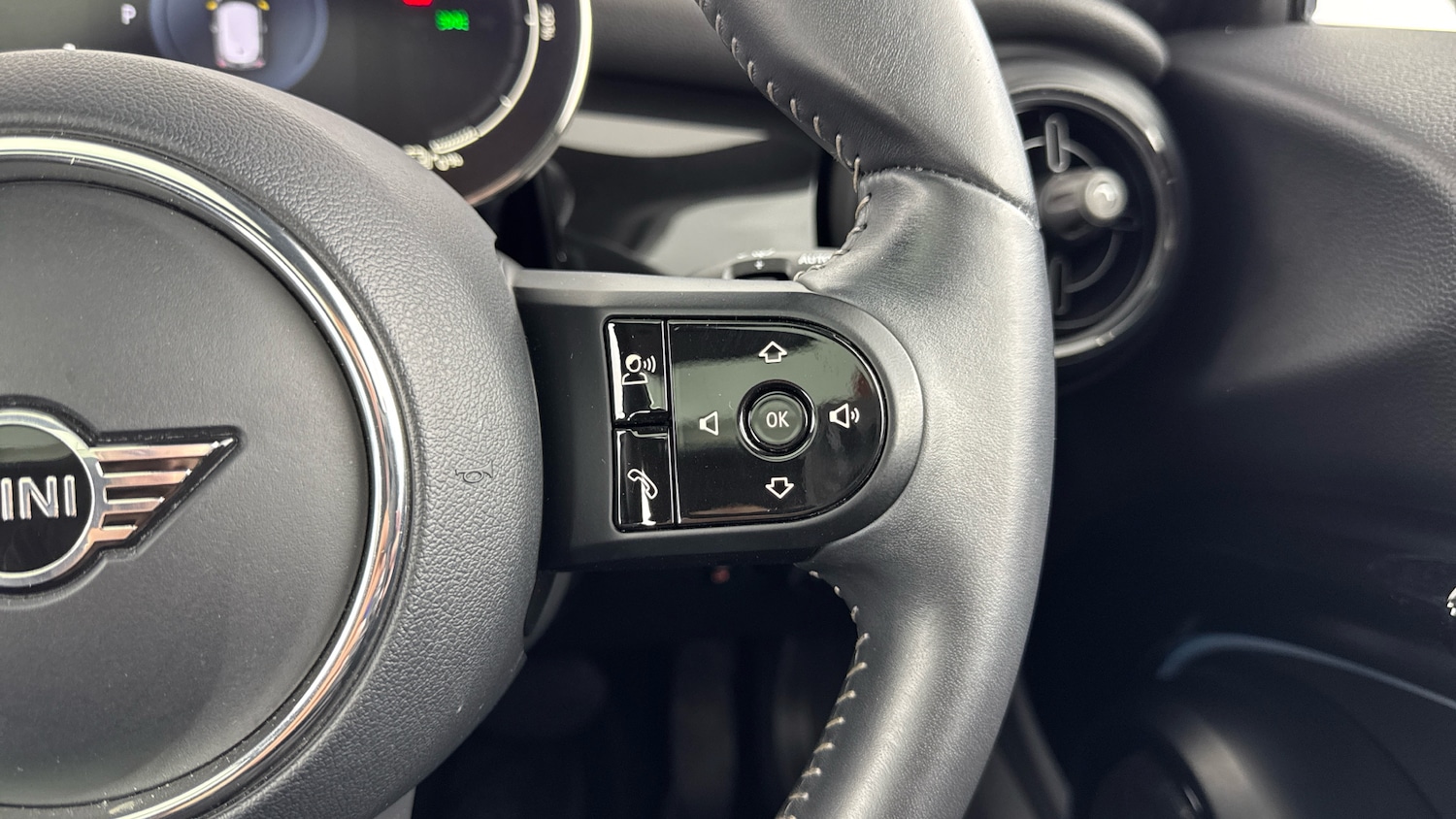 Used MINI Hatch 2022 for sale - 76725516: Photo 32