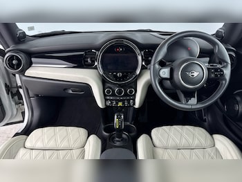 Used MINI Hatch 2022 for sale - 76908463: Photo